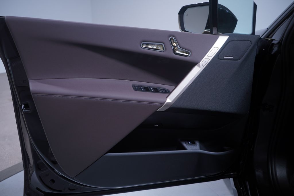 2026 BMW iX  10