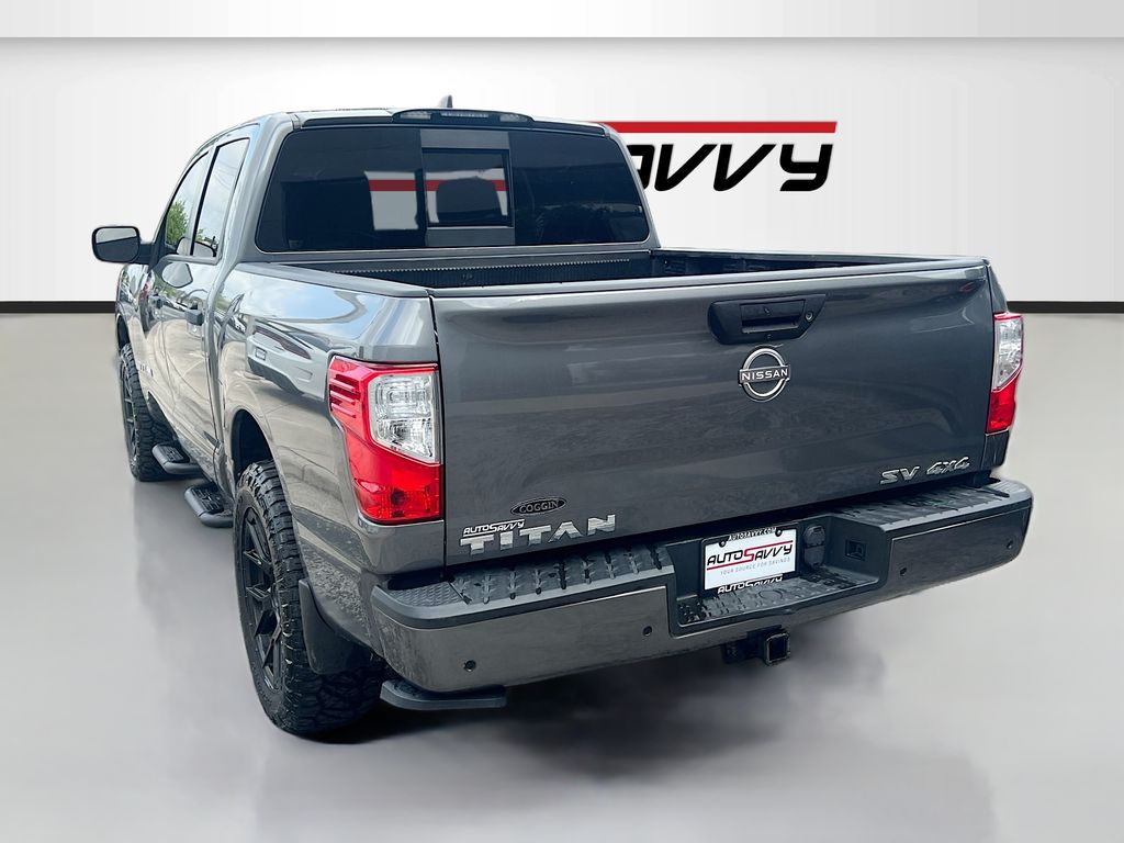 Used 2024 Gray Nissan SV image 5