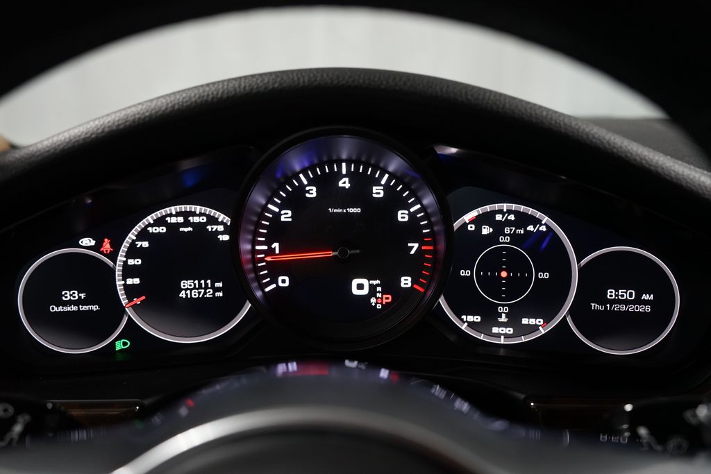 Thumbnail: 2018 Porsche Panamera - 16