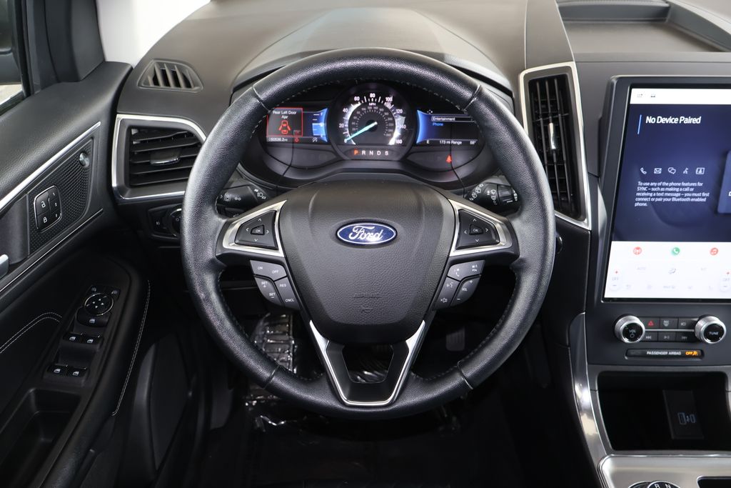 2023 Ford Edge Titanium 11