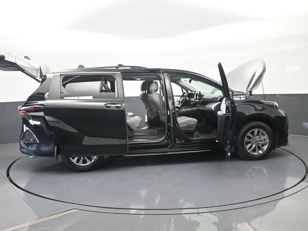 Used 2025 Midnight Black Metallic Toyota XLE image 76