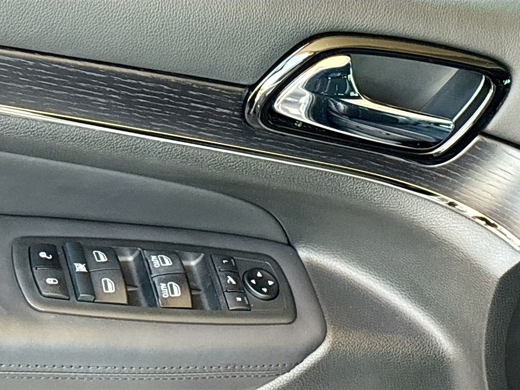 Thumbnail: 2020 Jeep Grand Cherokee - 23