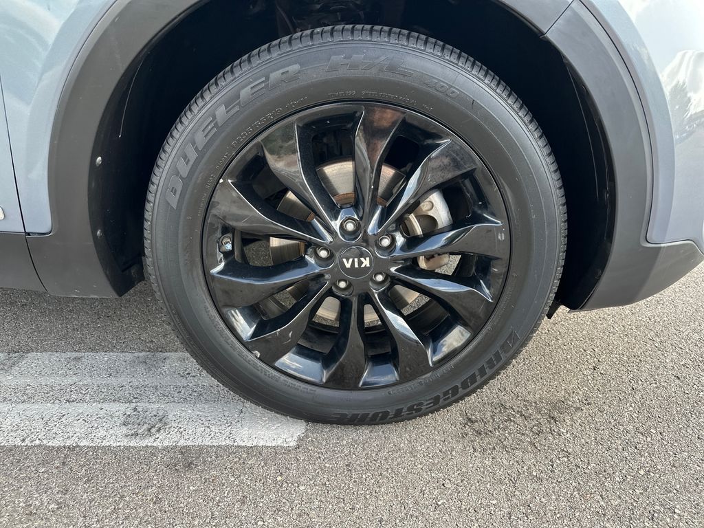 Used 2020 Silver Kia S image 14
