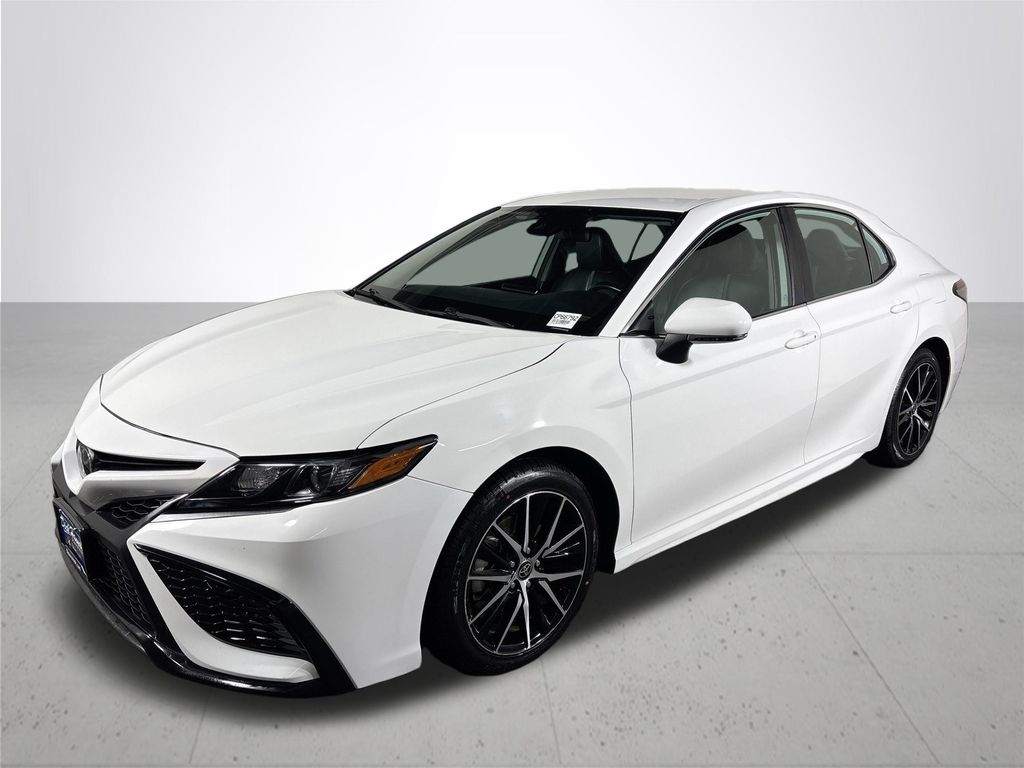 2023 Toyota Camry SE photo 2