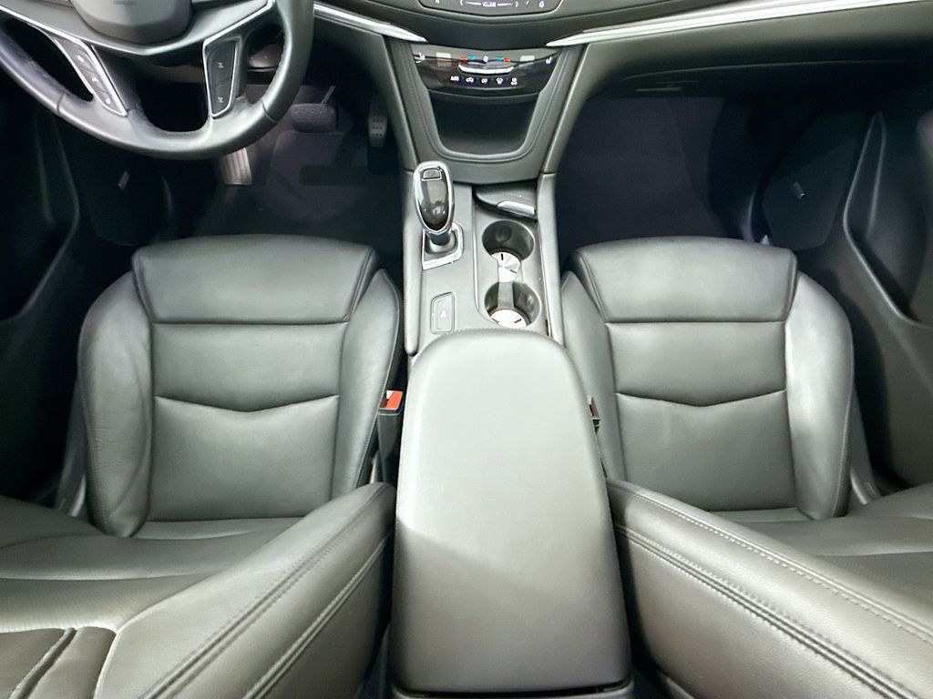 Thumbnail: 2019 Cadillac XT5 - 16