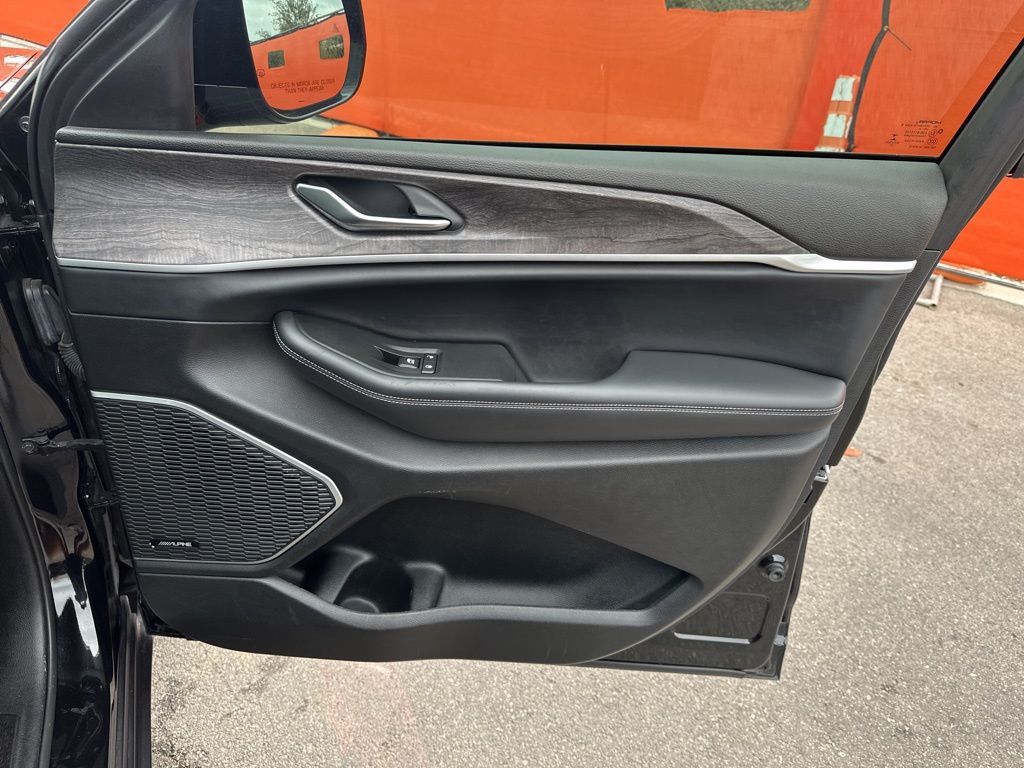 Used Car 2021 Jeep Grand Cherokee L  Limited For Sale Under $30,000 In Austin, Texas