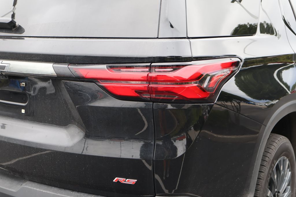 Thumbnail: 2023 Chevrolet Traverse - 9