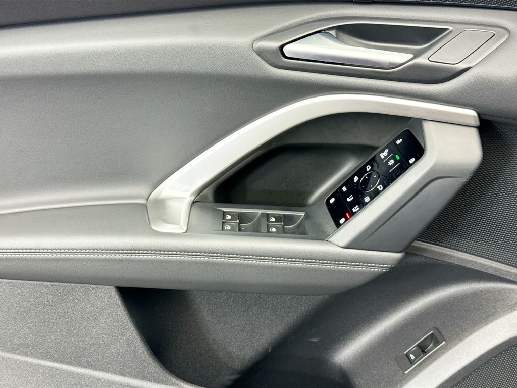 Thumbnail: 2025 Audi Q5 - 22