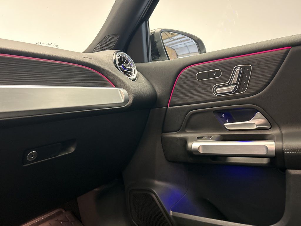 Thumbnail: 2023 Mercedes-Benz GLB - 21