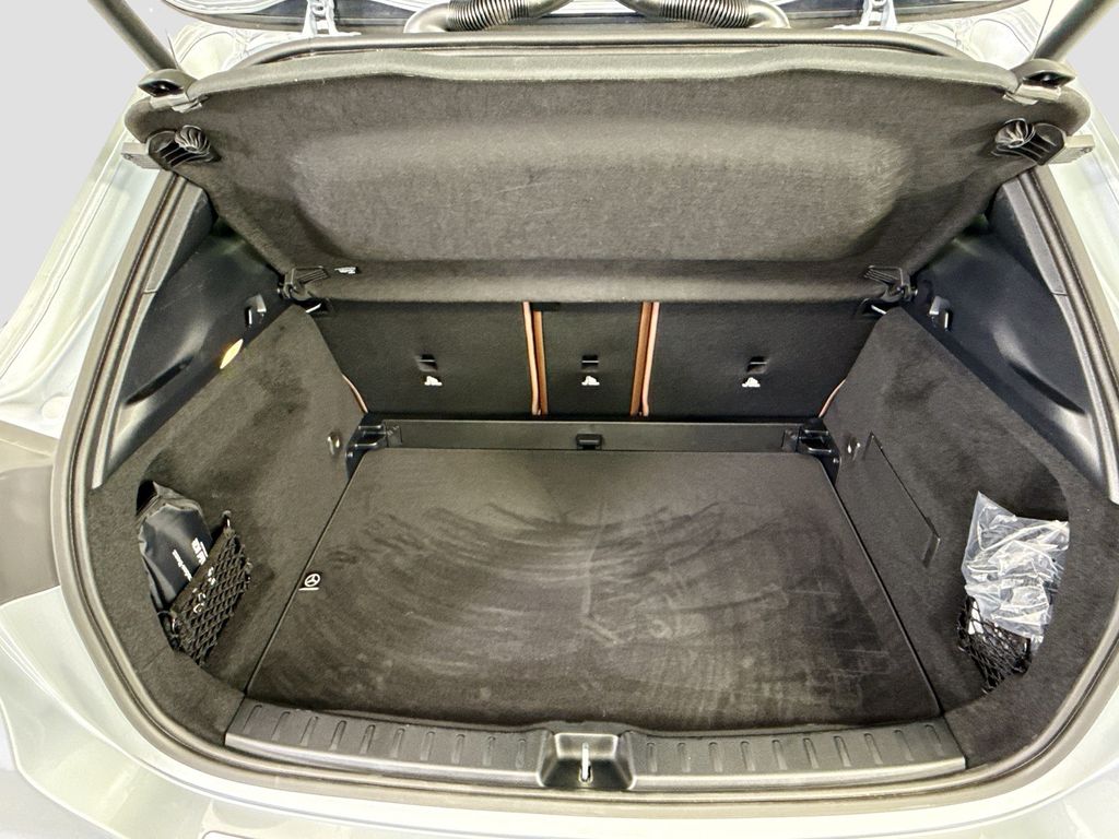 Used 2025 Silver Mercedes-Benz GLA 250 image 28