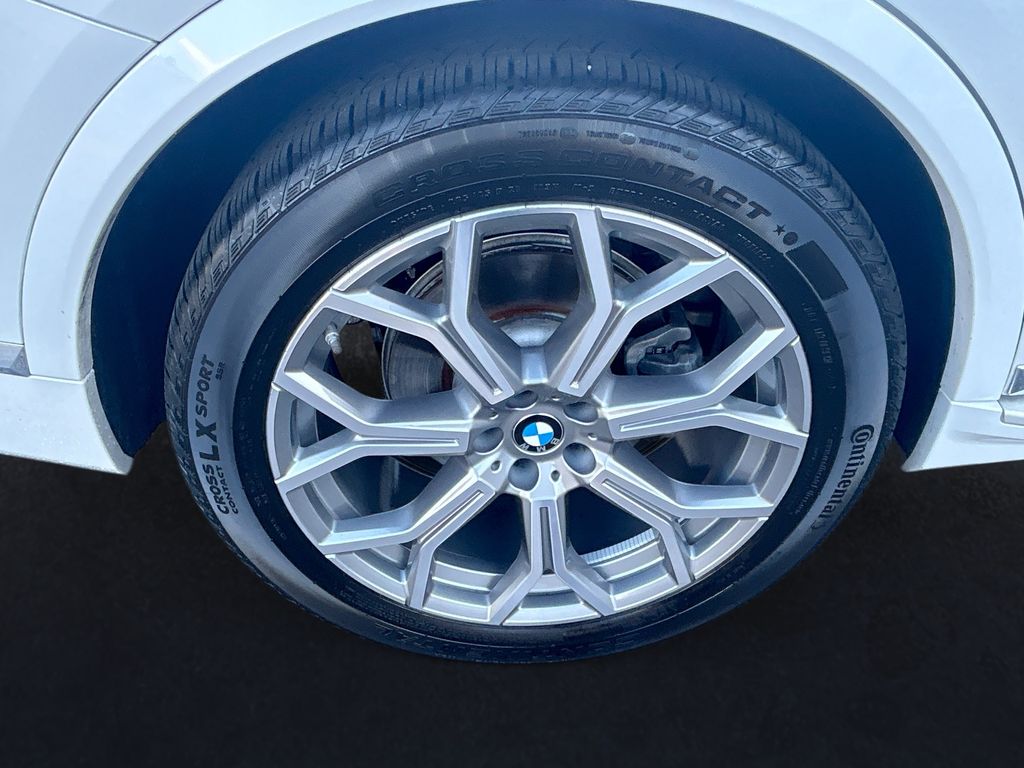 Thumbnail: 2026 BMW X7 - 29