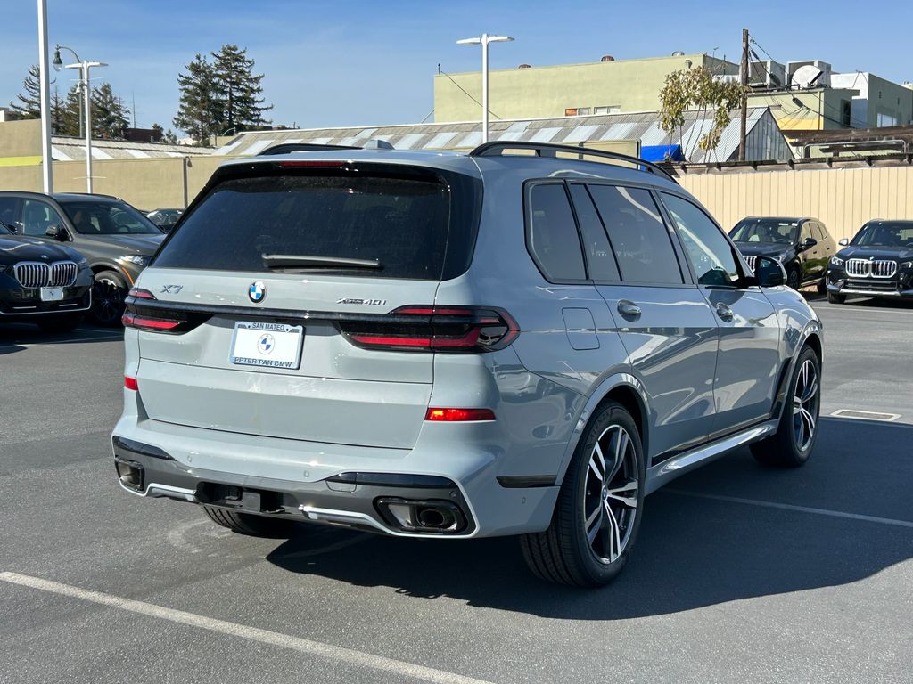 2025 BMW X7 xDrive40i 5