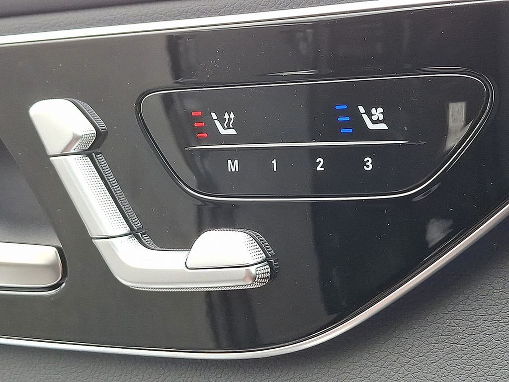 Thumbnail: 2025 Mercedes-Benz GLC - 17