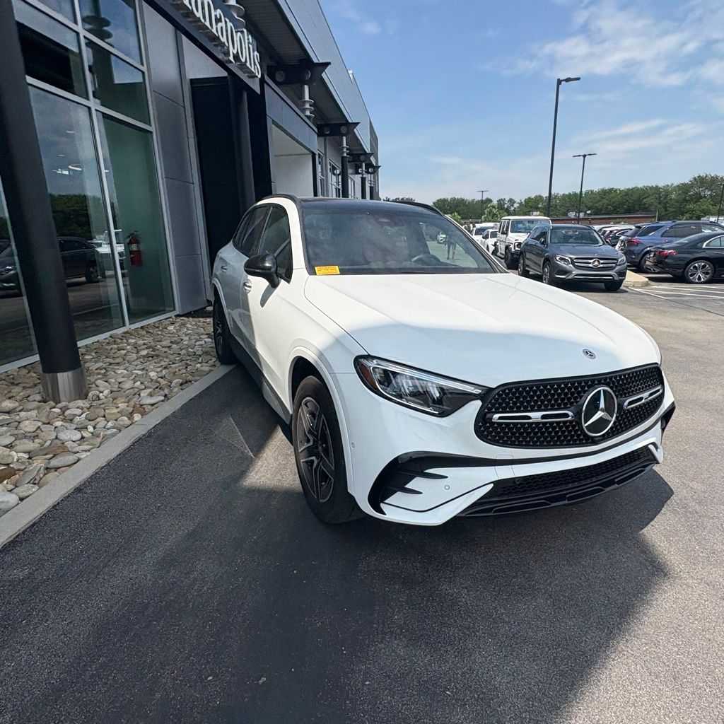 Certified Used 2023 Polar White Mercedes-Benz GLC 300 image 4