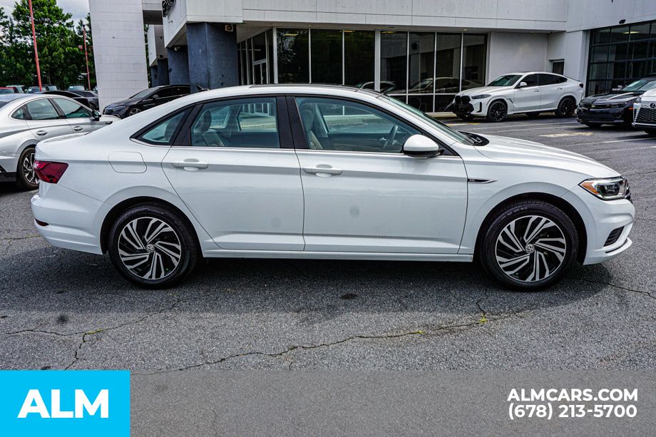 Used 2021 White Volkswagen SEL image 9