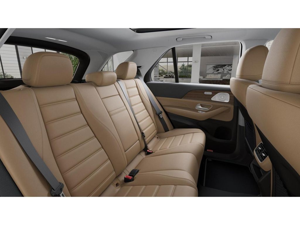 Thumbnail: 2026 Mercedes-Benz GLE - 5