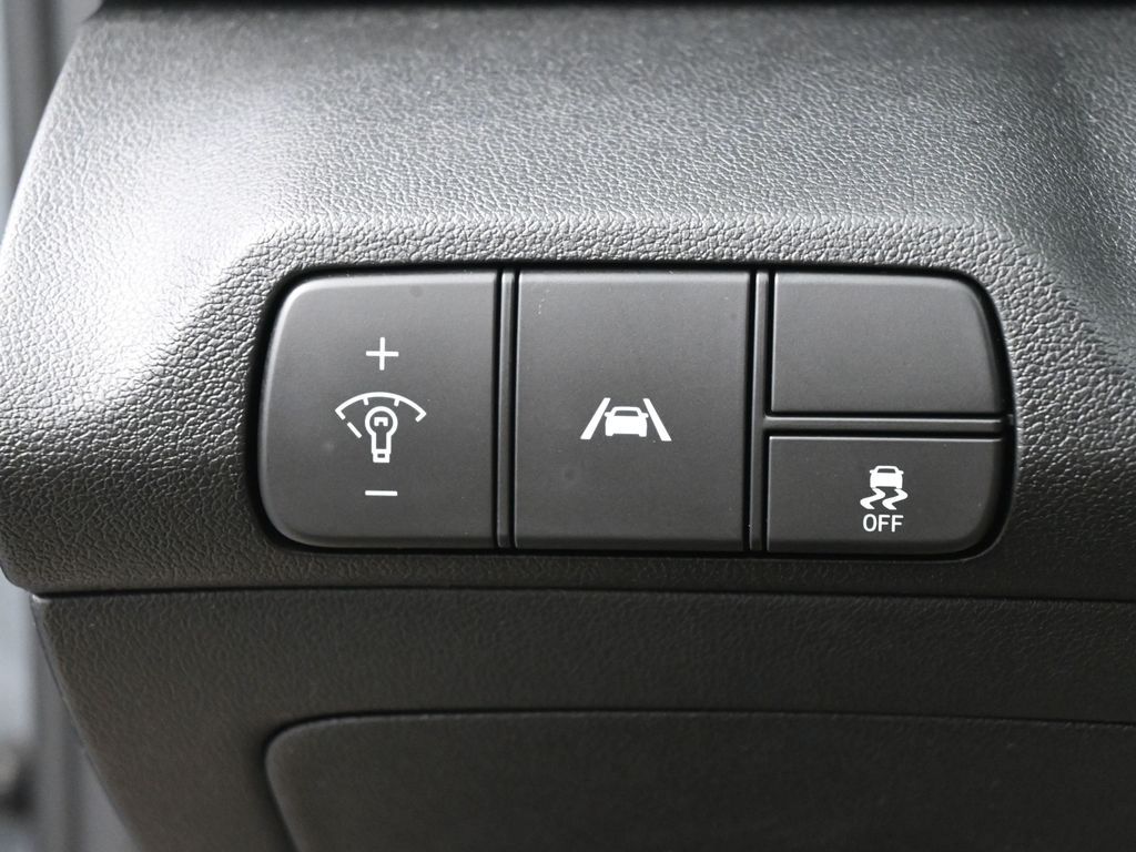 Used 2022 Electric Shadow Hyundai SEL image 17