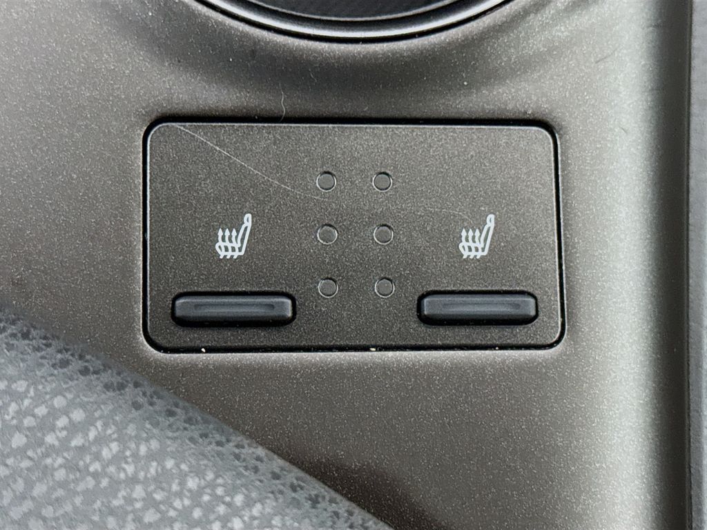 Thumbnail: 2021 Toyota Camry - 21