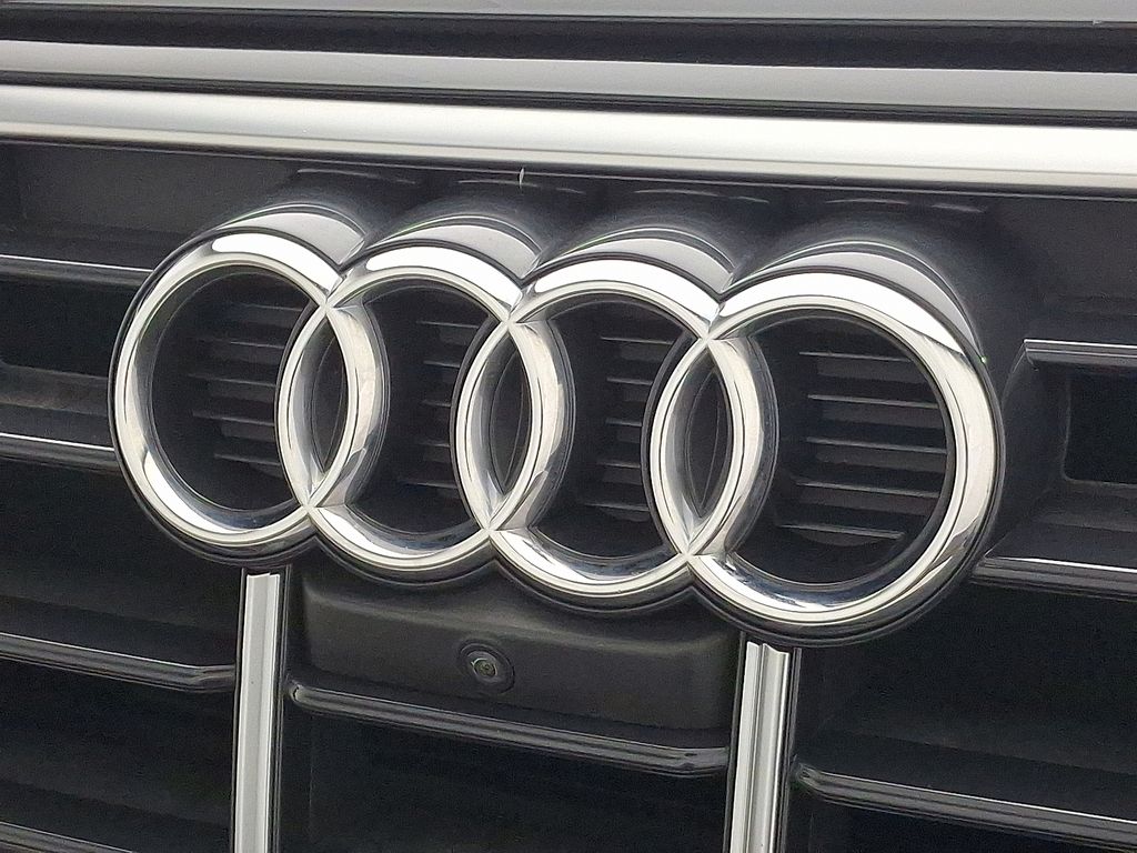 Thumbnail: 2021 Audi Q5 - 32