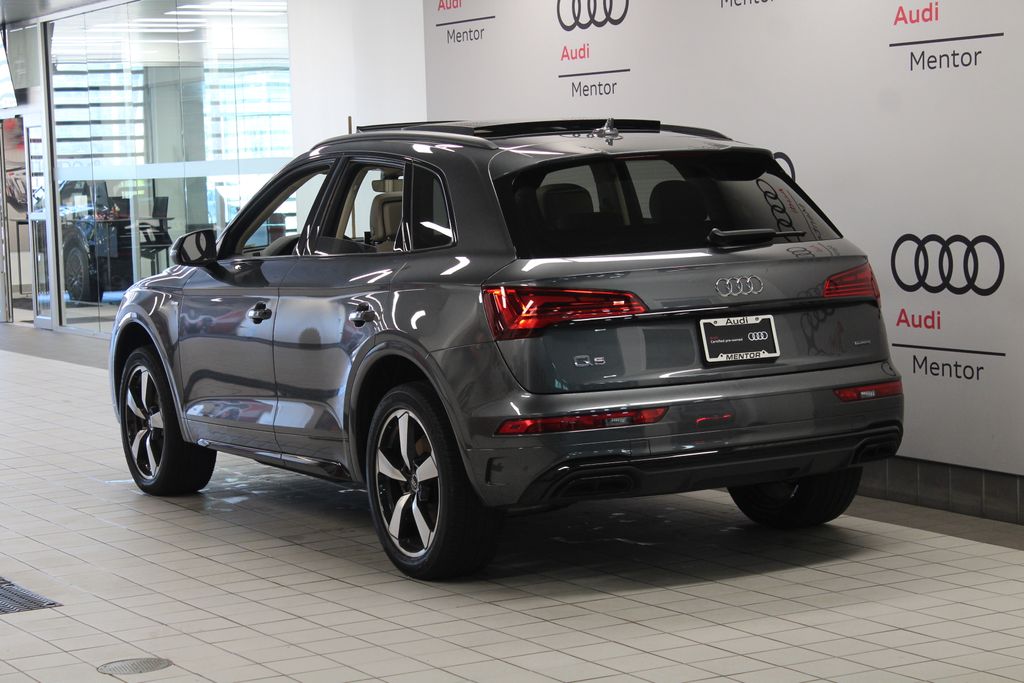 Thumbnail: 2023 Audi Q5 - 4