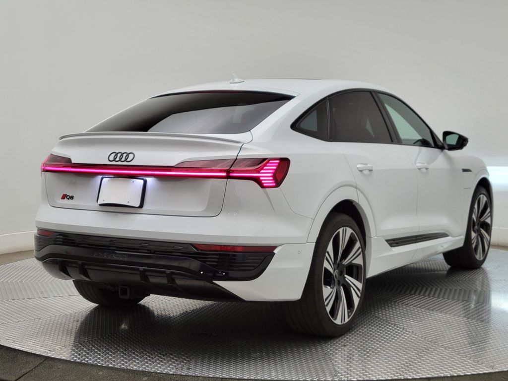 Thumbnail: 2024 Audi Q8 e-tron - 5
