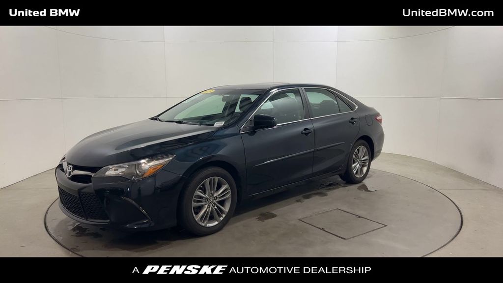 2015 Toyota Camry SE 4