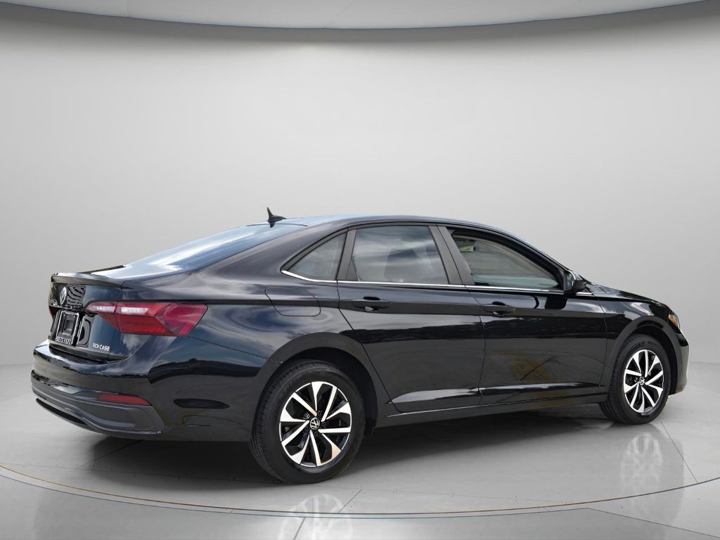2022 Volkswagen Jetta - $15,000