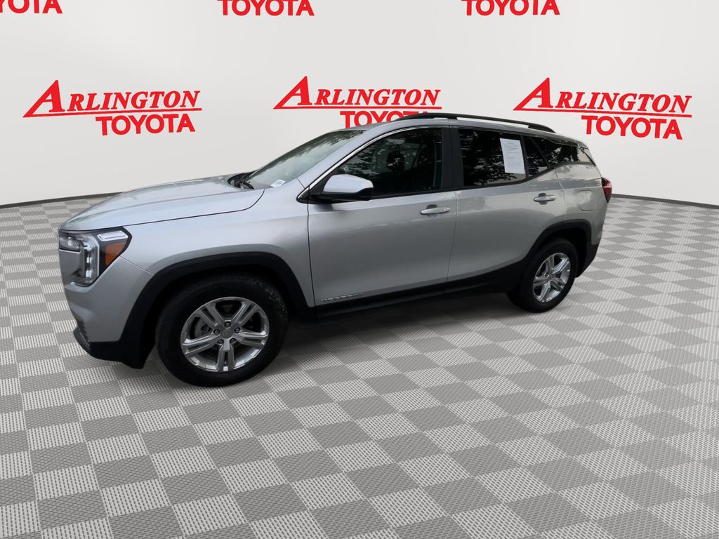 View vehicle photo 5