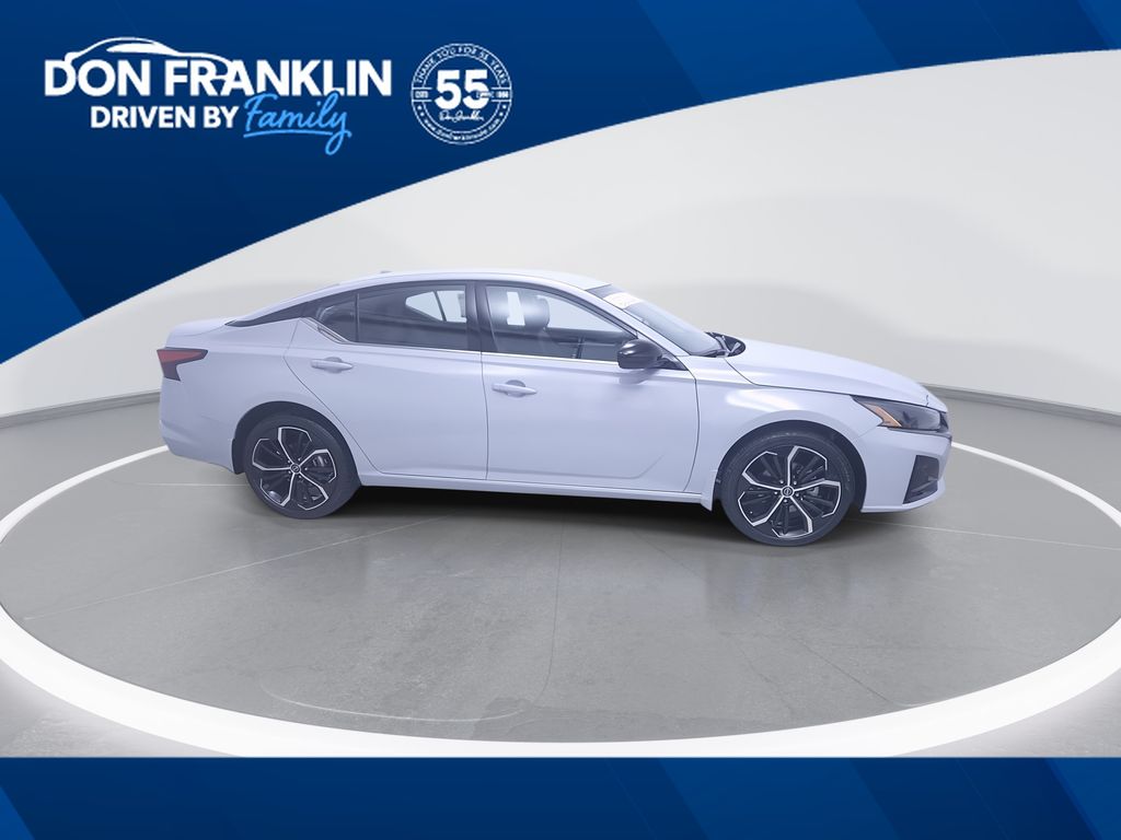 Gray Sky Pearl 2025 Nissan Altima 2.5 SR AWD Sedan All-Wheel Drive Continuously Variable Transmission