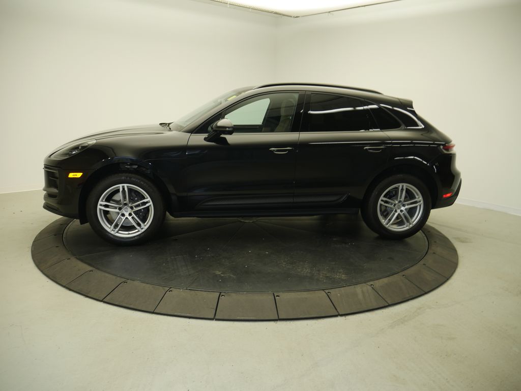 Thumbnail: 2023 Porsche Macan - 2