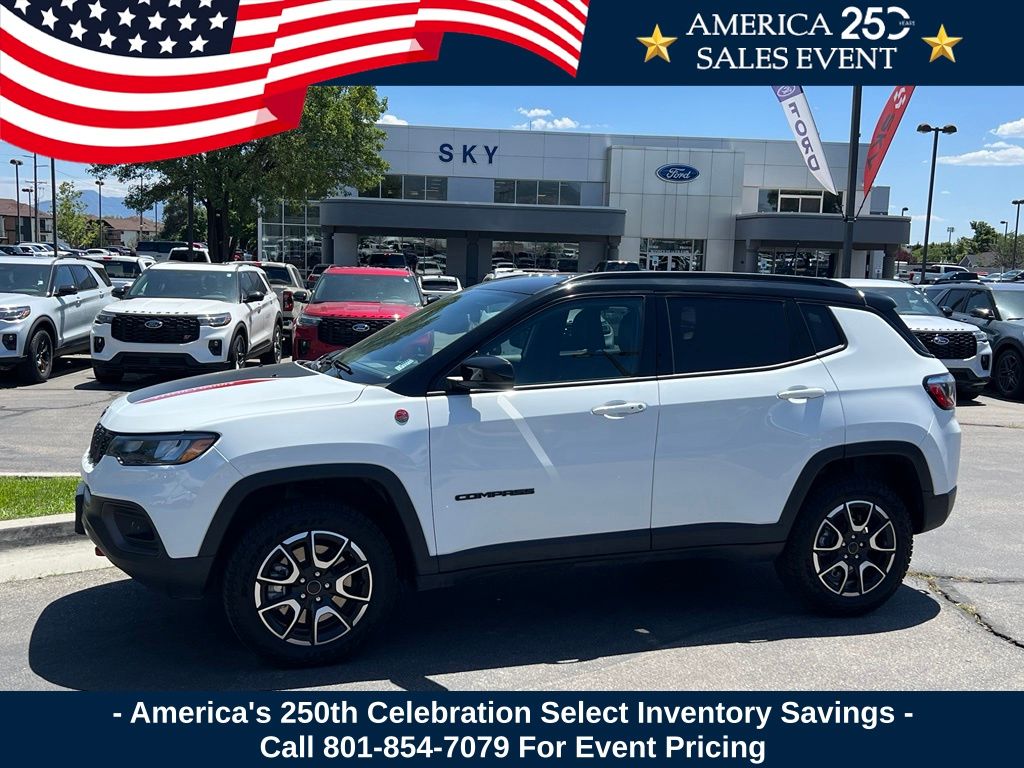 Bright White Clearcoat 2025 Jeep Compass SUV / Crossover Four-Wheel Drive 8-Speed Automatic