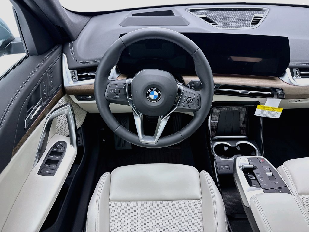 Thumbnail: 2027 BMW X1 - 10