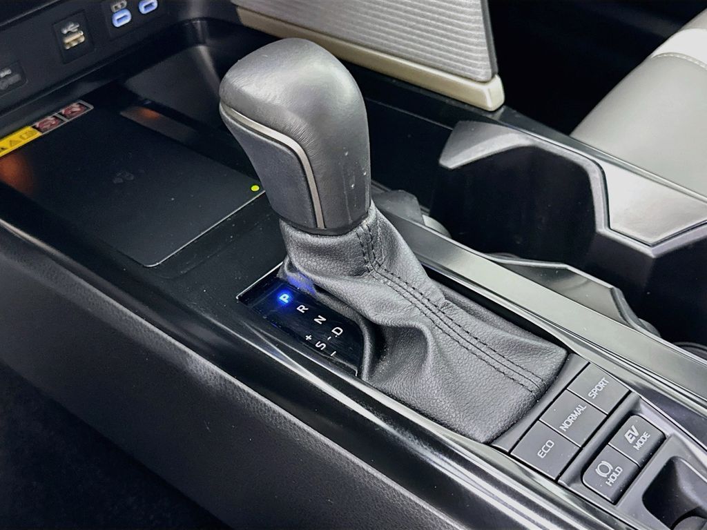 Thumbnail: 2025 Toyota Camry - 17