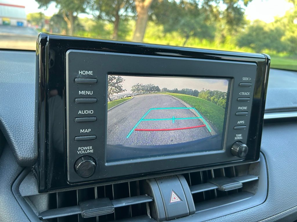 2019 Toyota RAV4 LE 24