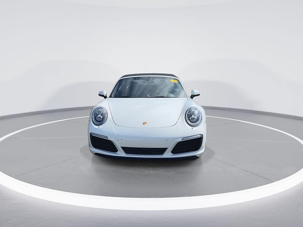 Thumbnail: 2017 Porsche 911 - 3