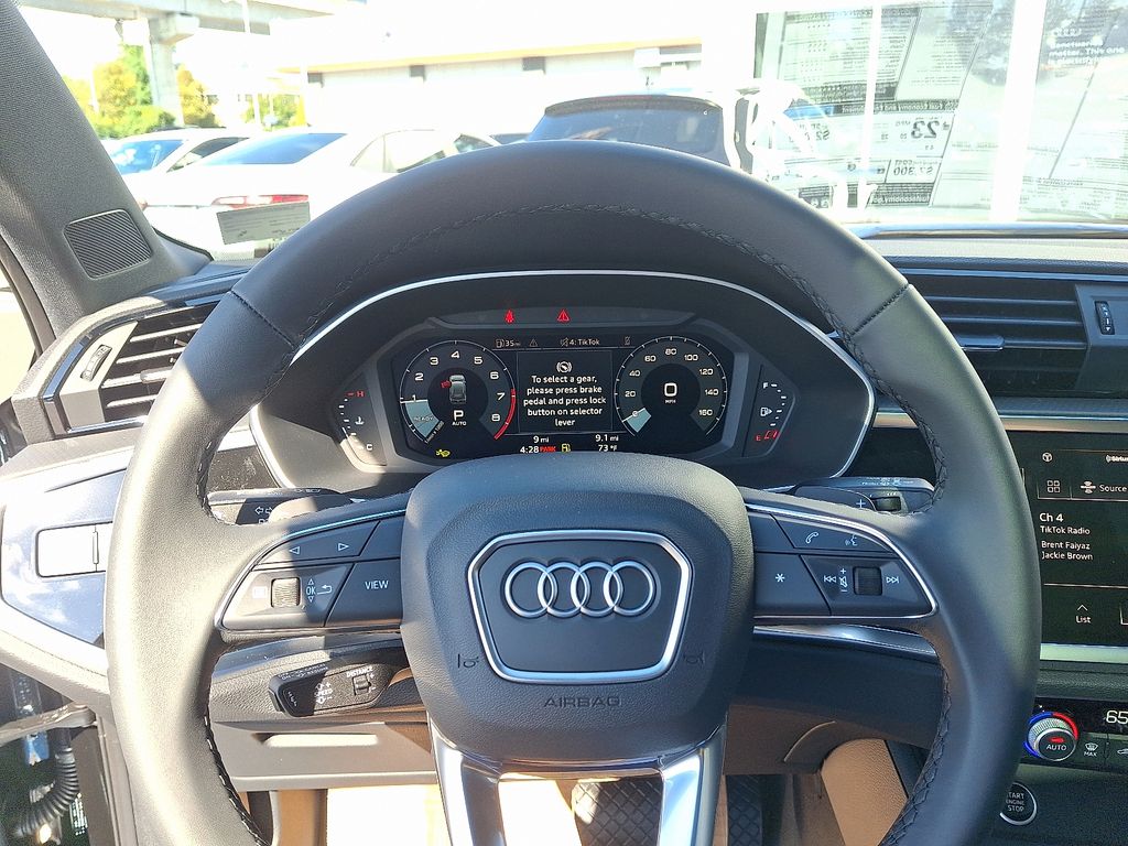 Thumbnail: 2025 Audi Q3 - 16