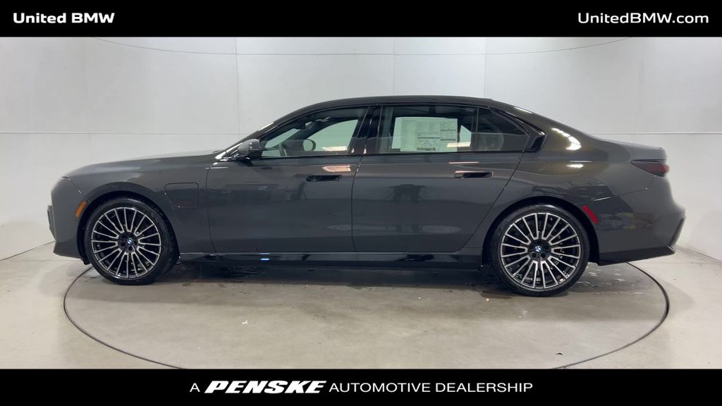 Thumbnail: 2026 BMW 7 Series - 5