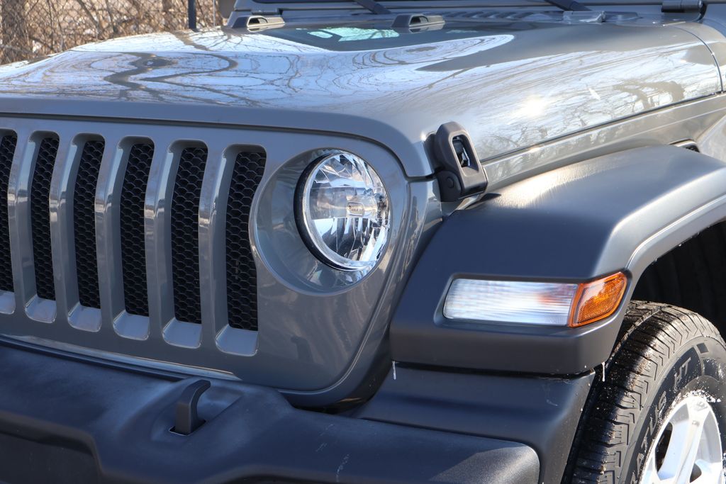 Thumbnail: 2019 Jeep Wrangler - 3