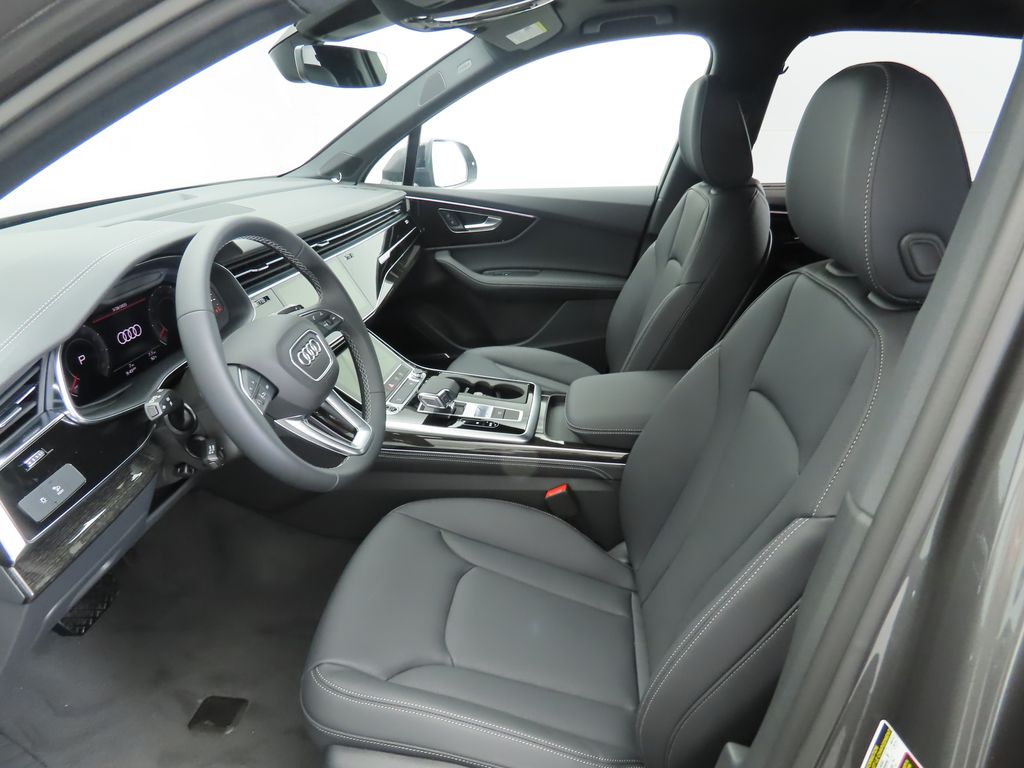2025 Audi Q7  21