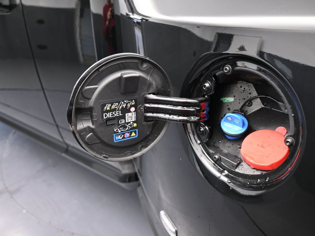 New 2026 Diamond Black Crystal Pearlcoat Ram Laramie image 41