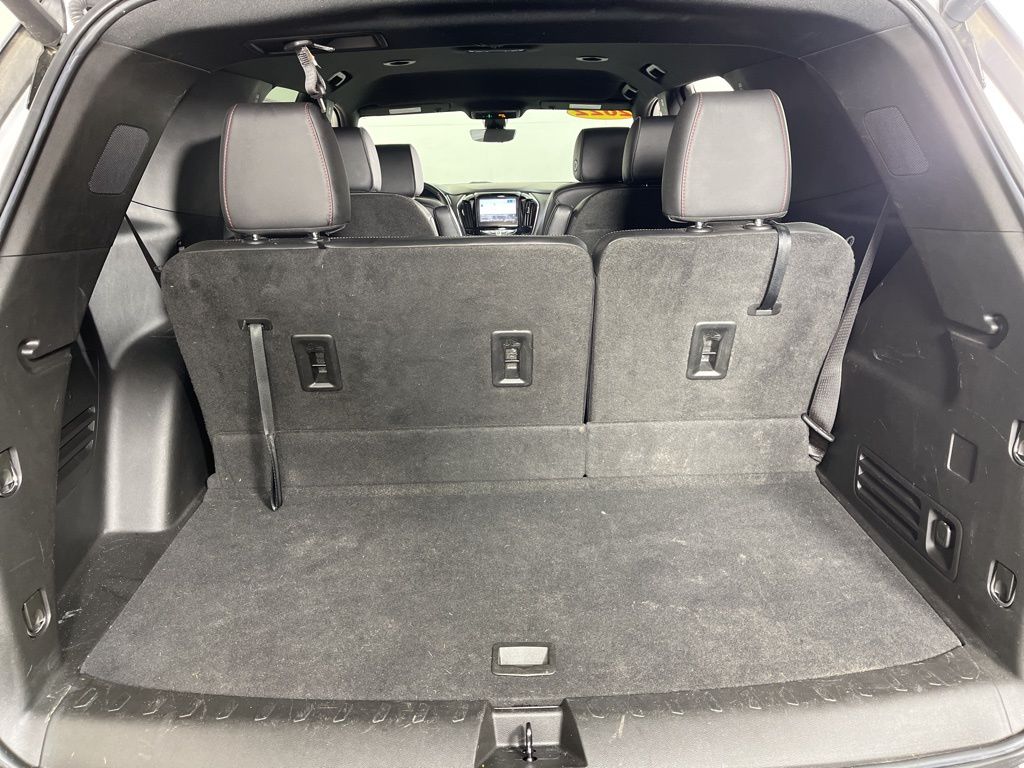 Thumbnail: 2022 Chevrolet Traverse - 11