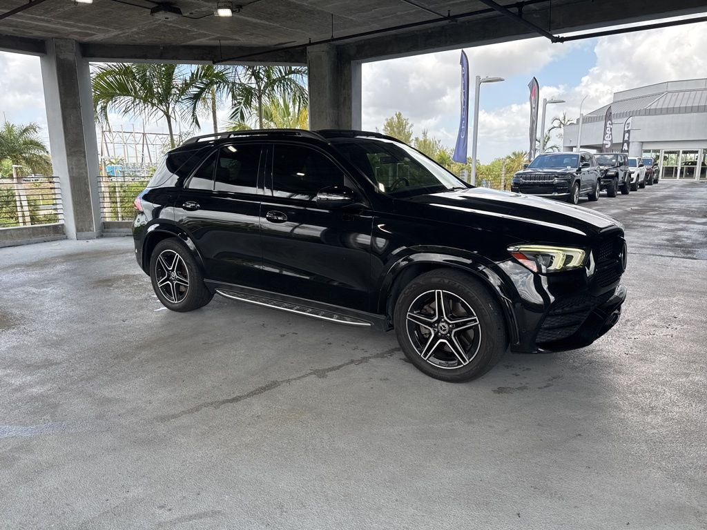 2022 Mercedes-Benz GLE media 1