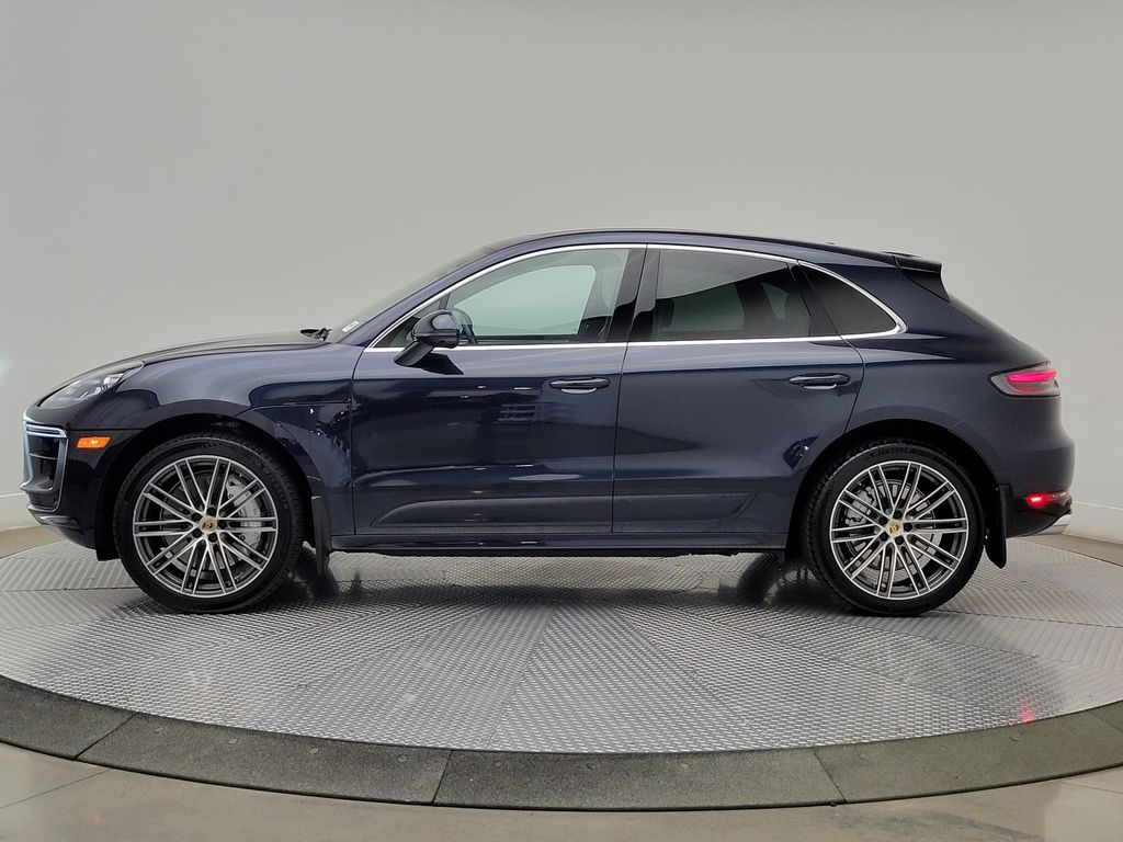 Thumbnail: 2021 Porsche Macan - 3