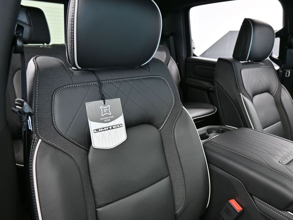 New 2026 Diamond Black Crystal Pearlcoat Ram Limited image 37