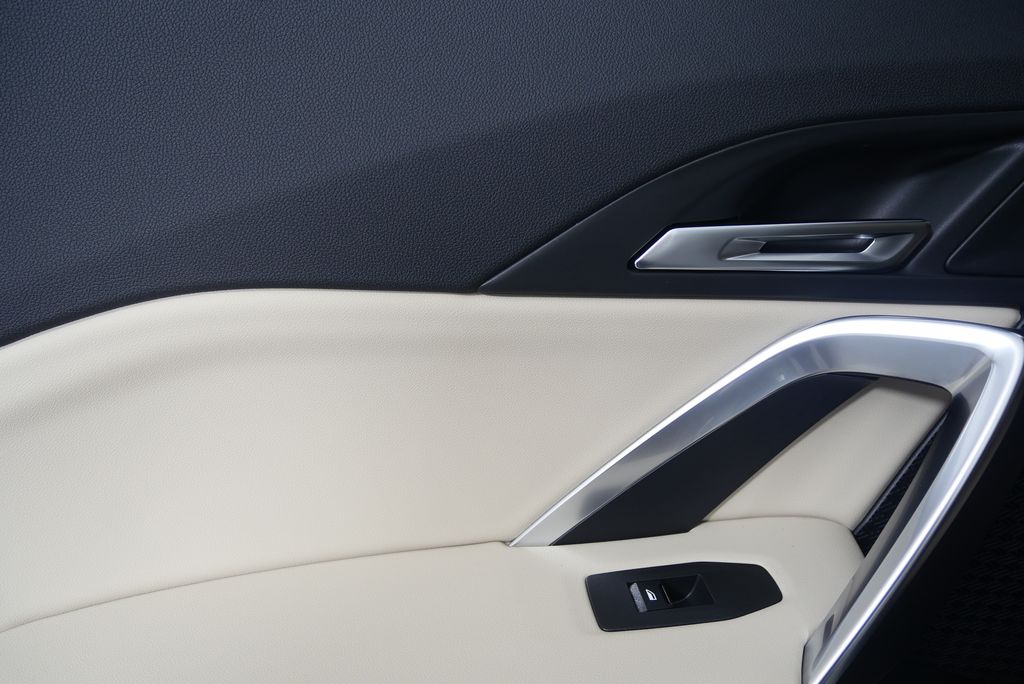Thumbnail: 2025 BMW X1 - 13