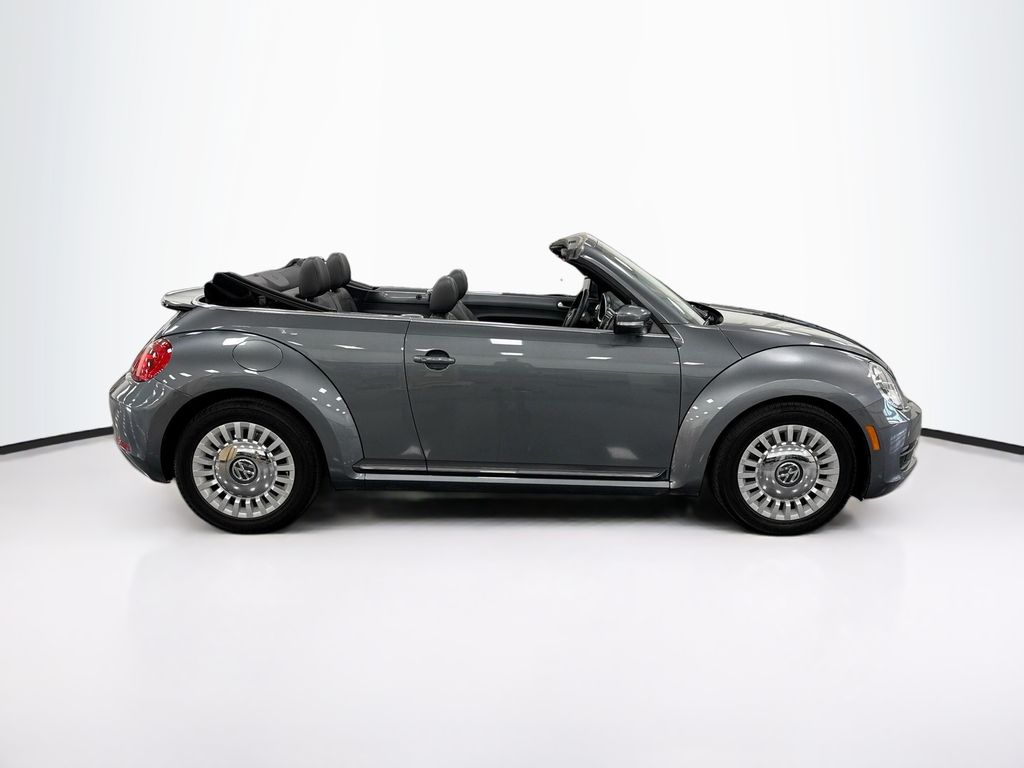 Thumbnail: 2013 Volkswagen Beetle - 4