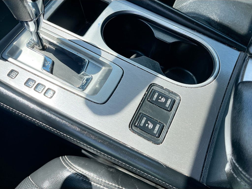 Used 2020 Silver Nissan SL image 18