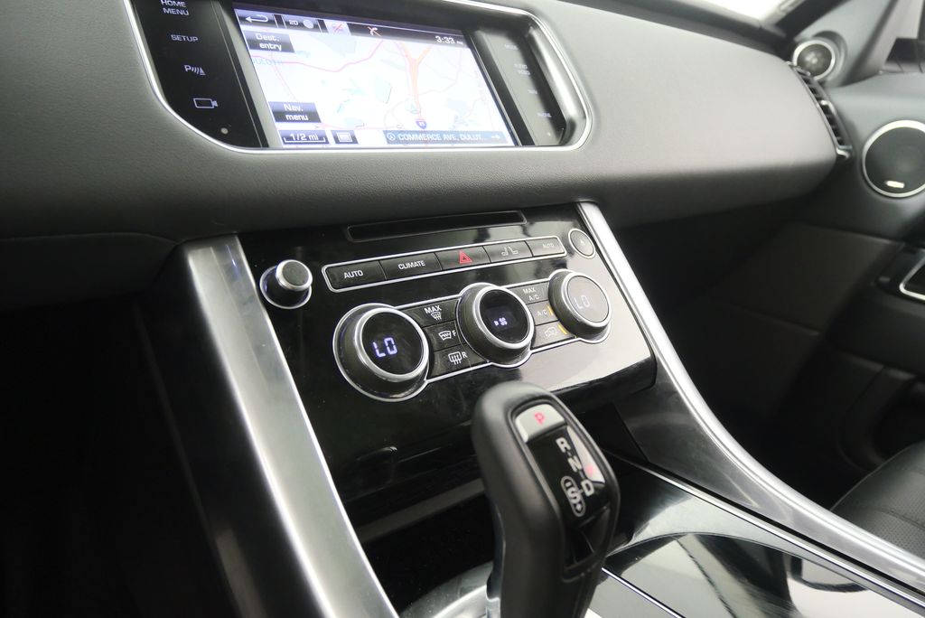 Thumbnail: 2015 Land Rover Range Rover Sport - 25
