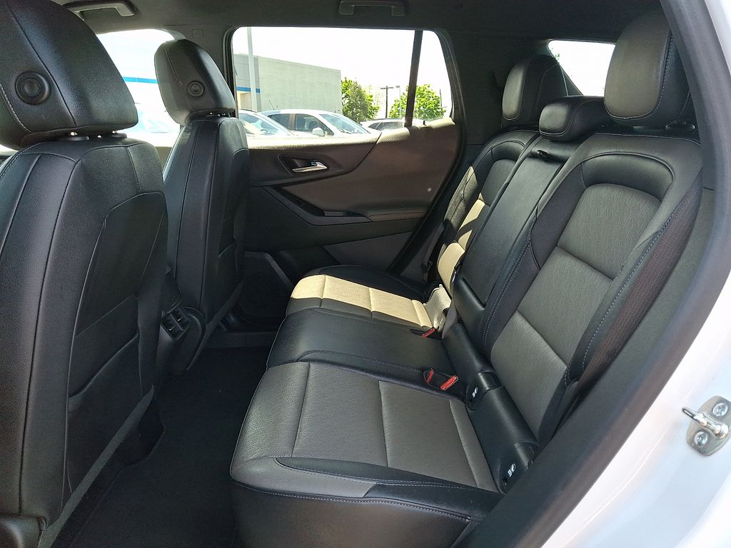 used 2025 Chevrolet Equinox car, priced at $28,394