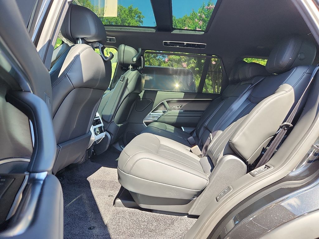 Thumbnail: 2026 Land Rover Range Rover - 5